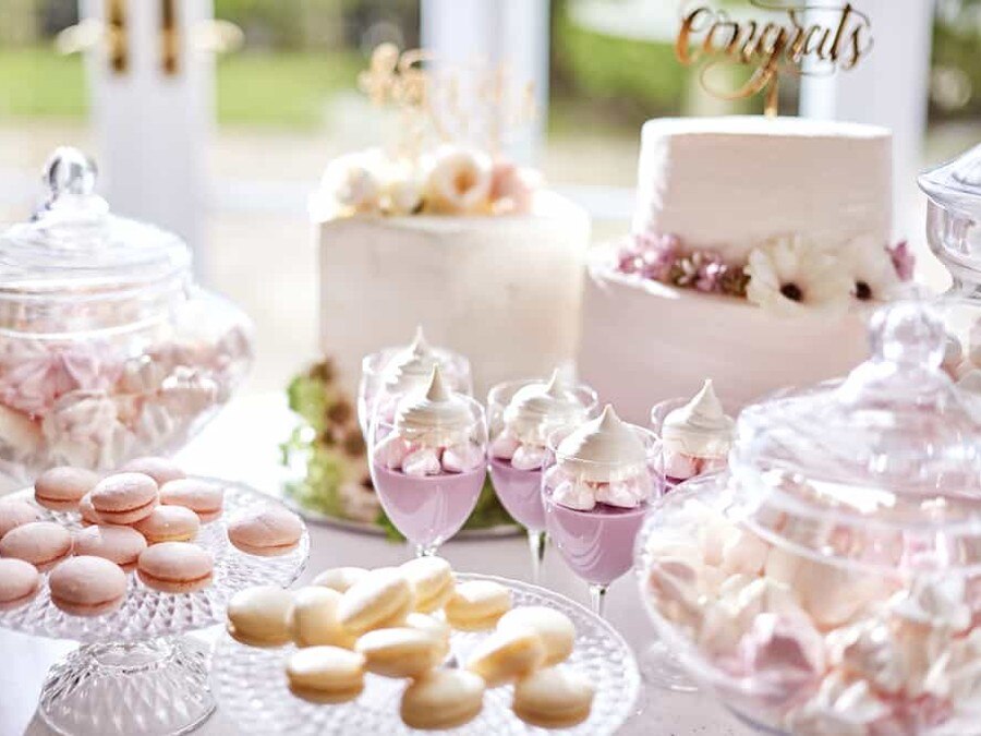 料理 ケーキ オーダーメイドのウエディングケーキやデザートビュッフェで結婚式の一日を彩りますのフォト 写真10枚 ベイサイドパーク迎賓館 テイクアンドギヴ ニーズ マイナビウエディング