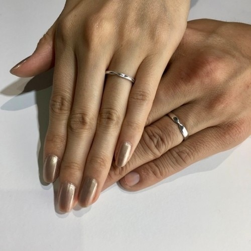 オーダーメイド結婚指輪】メビウスの輪をイメージしたツイストマリッジ