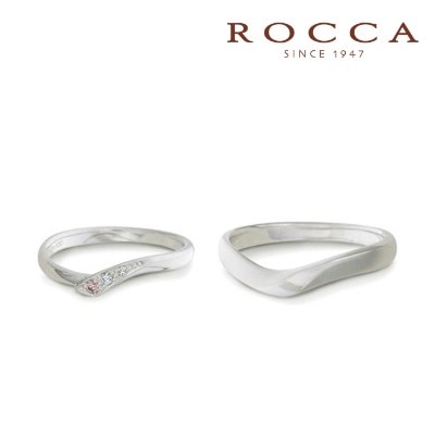 Rocca さりげないピンクダイヤが可愛い シンプルで仕事中も着けやすいマリッジリング 結婚指輪 Id Rocca マイナビウエディング