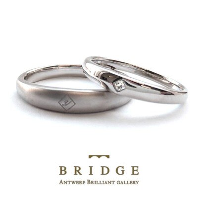 シンプルで個性的なデザインがオシャレで人気のかわいい結婚指輪　Mild Moon 月光