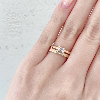 ORECCHIO 婚約指輪（エンゲージリング） エメラルドカットダイヤモンド1石：AE1302