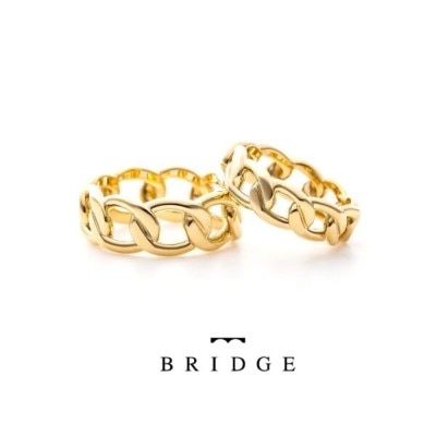 二人らしい、特別感のあるBRIDGE結婚指輪・ステイゴールド