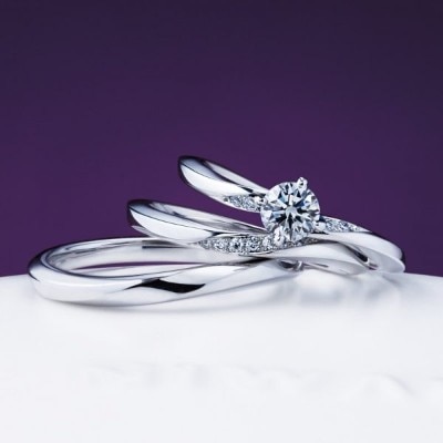 NIWAKA（にわか）：露華　朝葉　レディースのさり気ないダイアモンドが素敵な結婚指輪