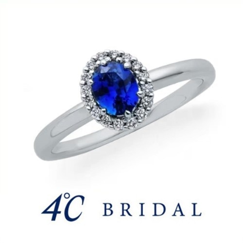 【エンゲージリング -愛・純潔・美-】深みのある美しい青色のサファイヤが魅力
