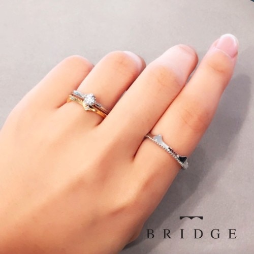 橋のデザインがかわいいオシャレな結婚指輪 ティアラな橋 結婚指輪 Id Bridge ブリッジ銀座アントワープブリリアントギャラリー マイナビウエディング