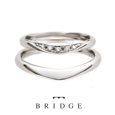 薔薇のアーチ：BRIDEG結婚指輪