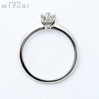 愛の一灯 美しい光がモチーフの婚約指輪 プロポーズにぴったりの意味が込められているデザイン 婚約指輪 Id9690 雅 Miyabi マイナビウエディング