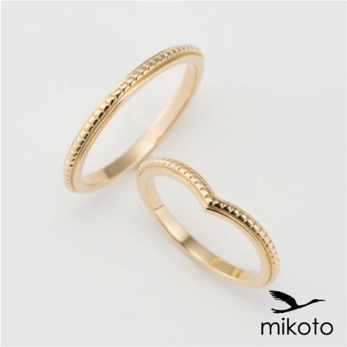 【18MA-016】ミルグレインを施した細身のV字デザインの結婚指輪