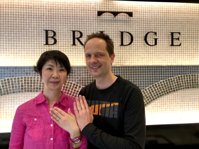 BRIDGE銀座店で、結婚指輪をご購入されたお客様BRIDGE　”決意”