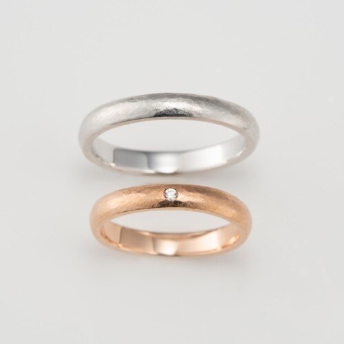 18te 012 錆加工がかっこいいおしゃれなゴールドの結婚指輪 結婚指輪 Id 鶴 Mikoto マイナビウエディング