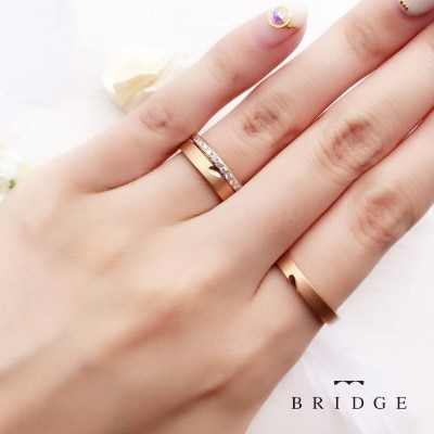 シンクロナイズド：BRIDGE銀座東京結婚指輪セットマリッジ