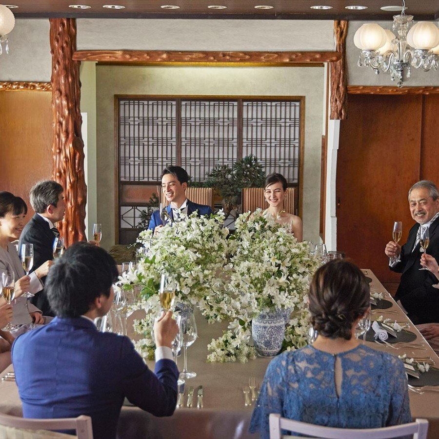 【少人数専用会場】ご家族婚、ご親族婚、本当に親しい友人のみをお招きする会食会会場