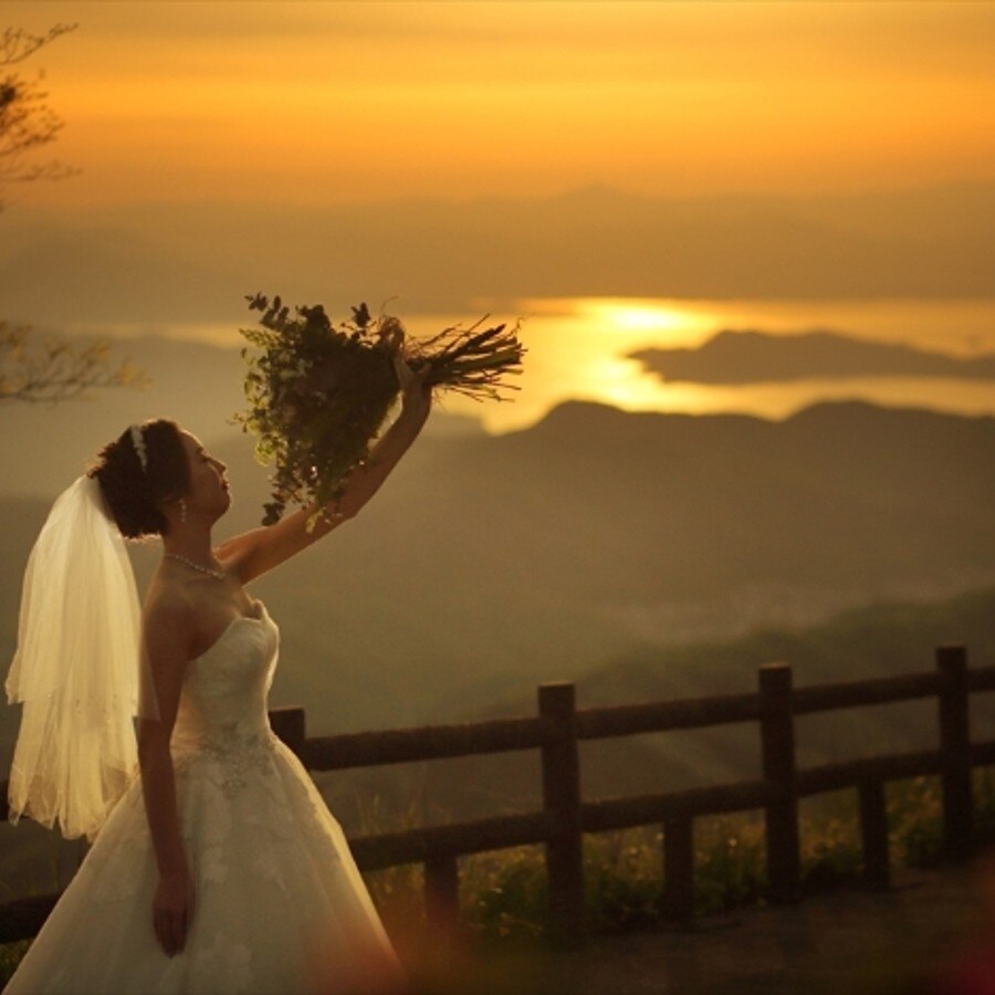 写真だけの結婚式も一日一組限定。ロケーションフォトを取り入れてもステキ